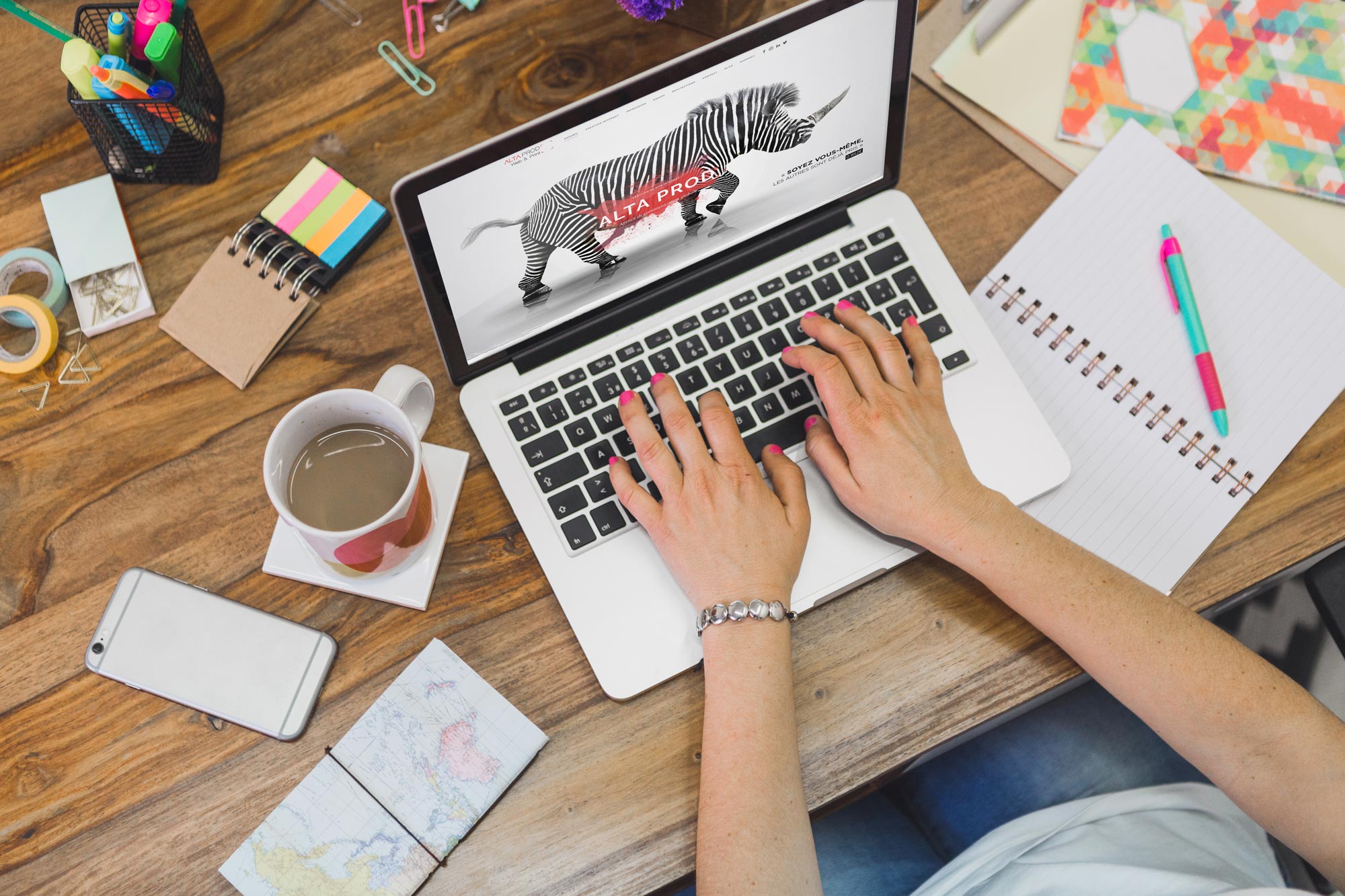 ALTAprod, Agence de Communication et de création de sites internet à Aurillac (Cantal) une équipe altaprod pour votre service